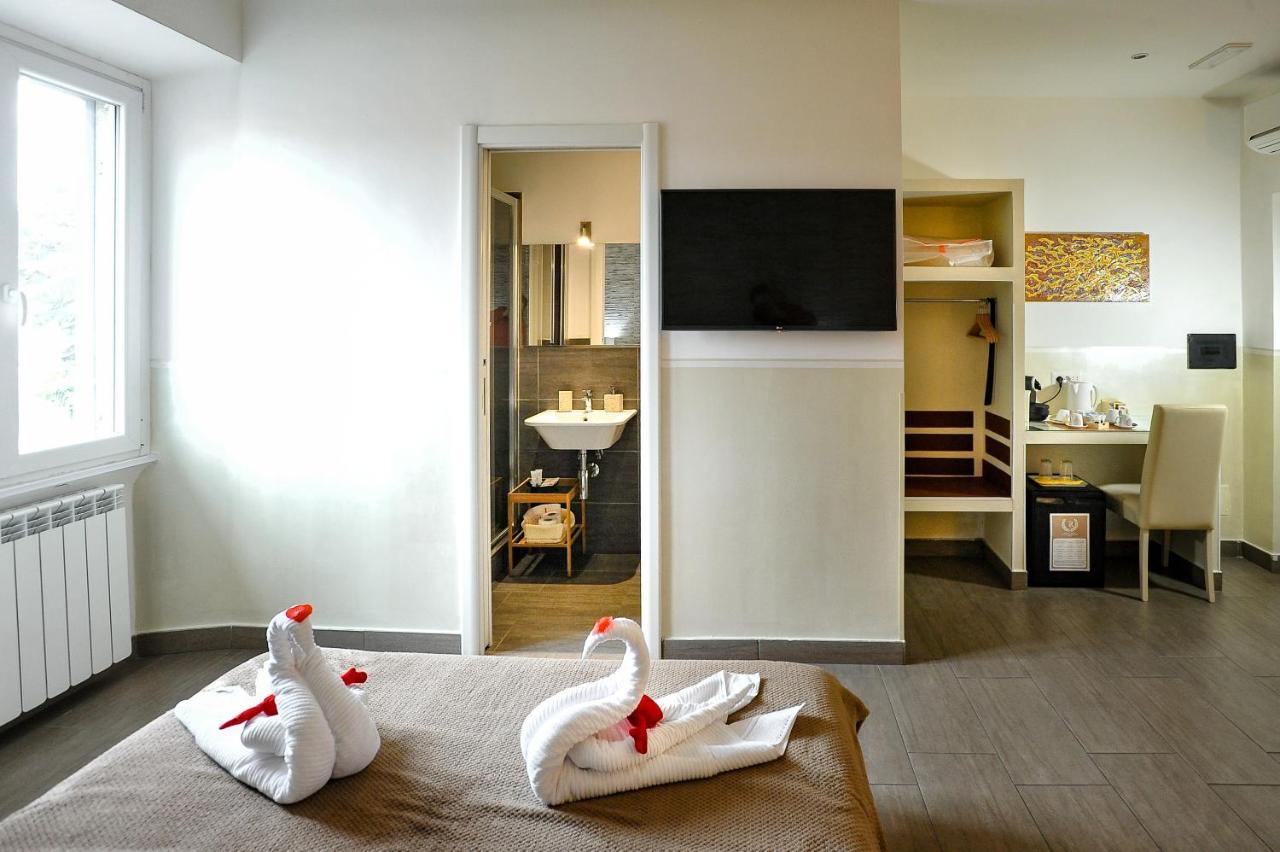 Domus Castroni Pompeo Magno Bed & Breakfast Rome Exterior photo
