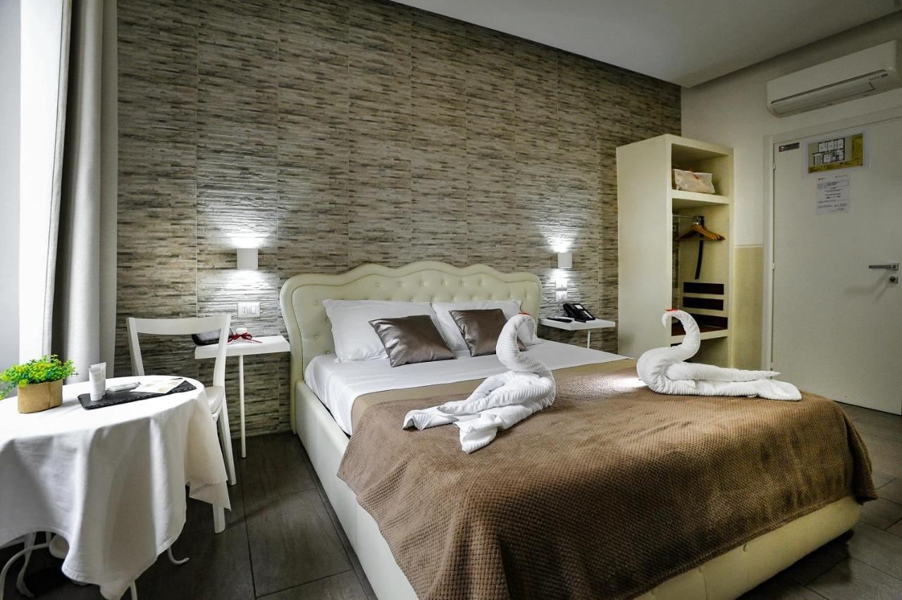 Domus Castroni Pompeo Magno Bed & Breakfast Rome Exterior photo